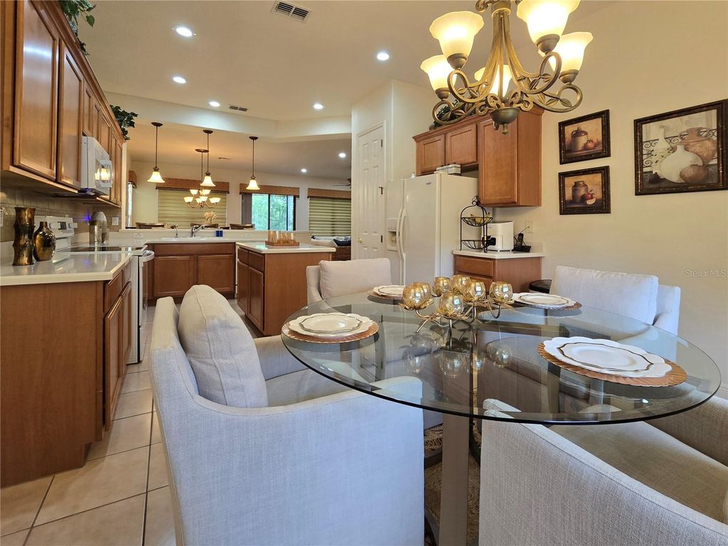 Image 7 of property listing at 280 INDIAN WELLS AVENUE, Kissimmee, FL 34759