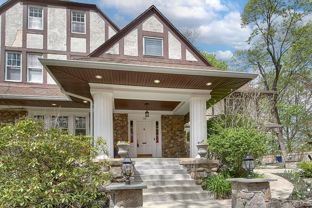 13 Chadwick Road, White Plains, NY 10604