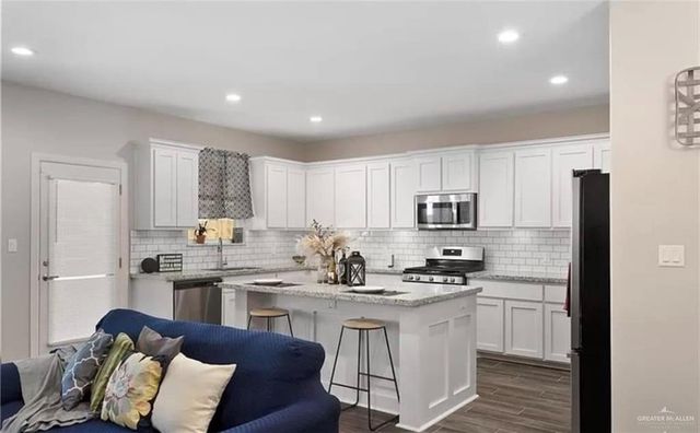 6336 Cascada Bend Road, Mcallen, TX 78504