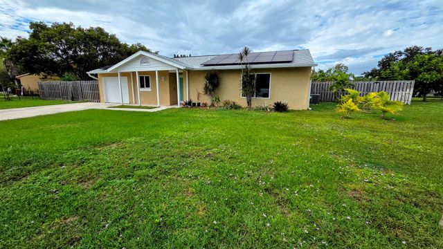 2209 SE E Dunbrooke Circle, Port St Lucie, FL 34952