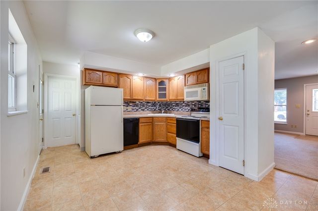4426 Knob Hill Drive, Bellbrook, OH 45305