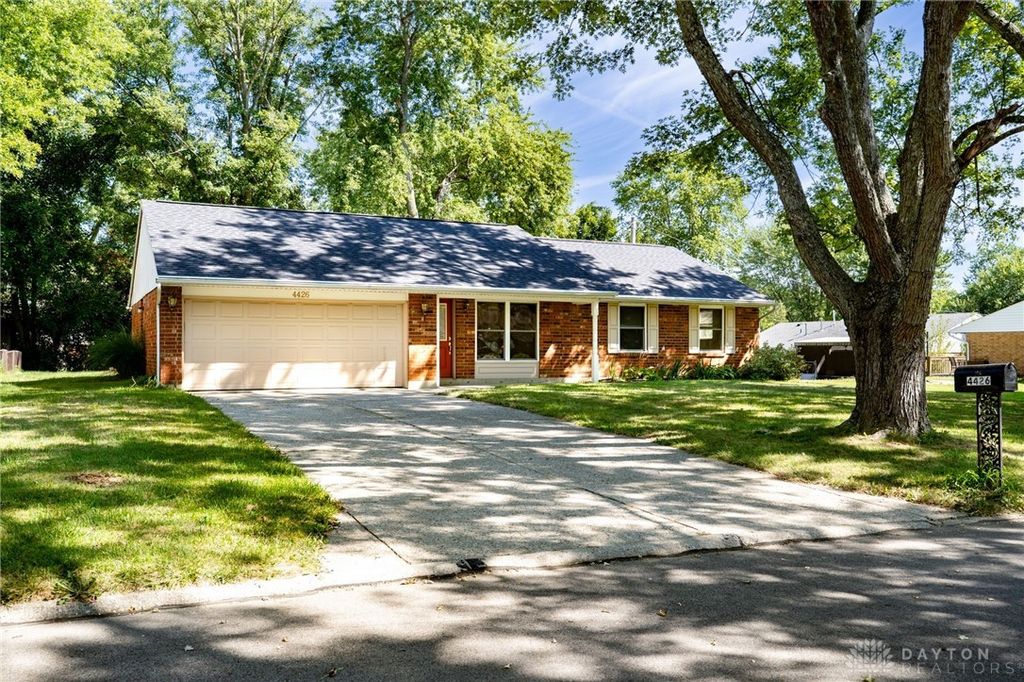 4426 Knob Hill Drive, Bellbrook, OH 45305