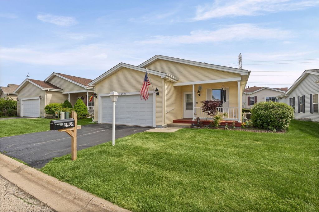 2905 Buckskin Lane, Grayslake, IL 60030