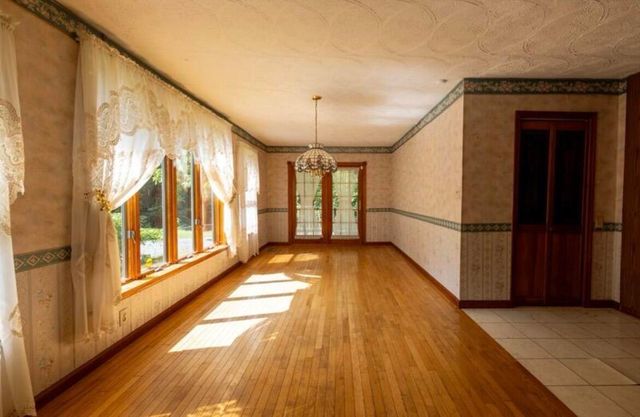 939 Right Fork Island Creek Road, Pikeville, KY 41501