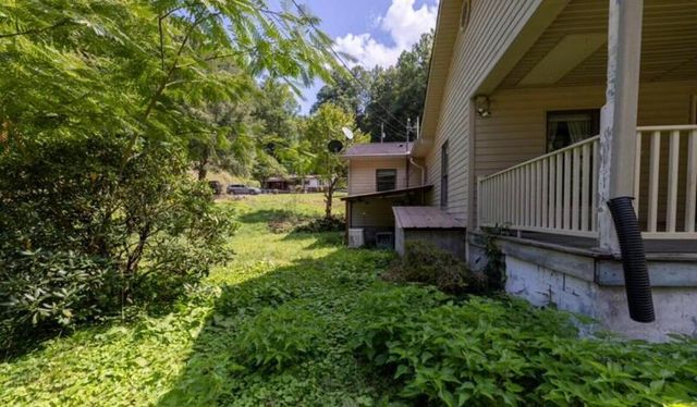 939 Right Fork Island Creek Road, Pikeville, KY 41501