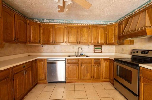 939 Right Fork Island Creek Road, Pikeville, KY 41501