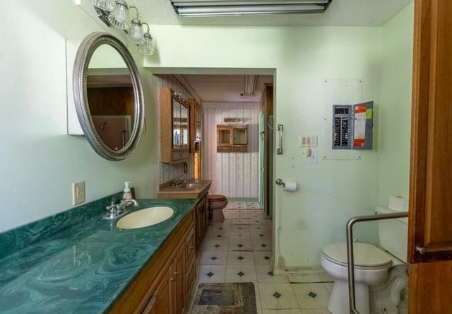 939 Right Fork Island Creek Road, Pikeville, KY 41501