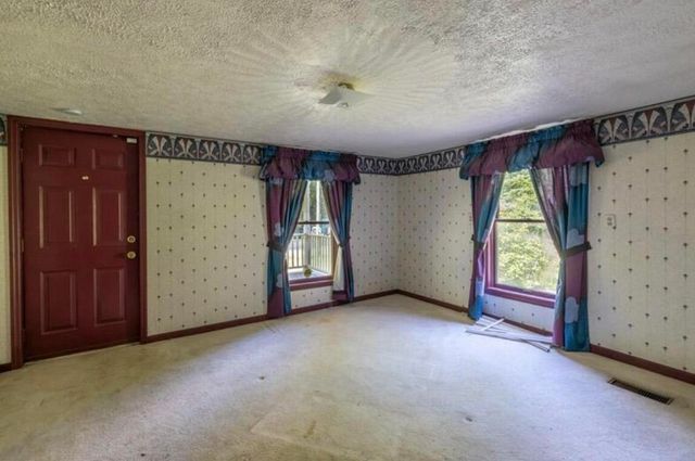 939 Right Fork Island Creek Road, Pikeville, KY 41501