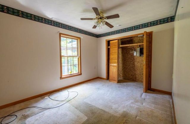 939 Right Fork Island Creek Road, Pikeville, KY 41501