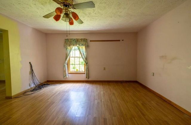 939 Right Fork Island Creek Road, Pikeville, KY 41501