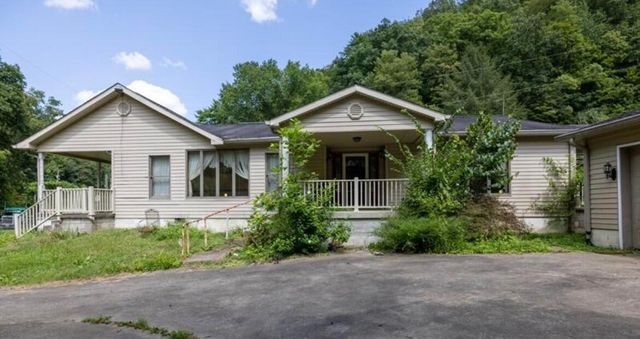939 Right Fork Island Creek Road, Pikeville, KY 41501