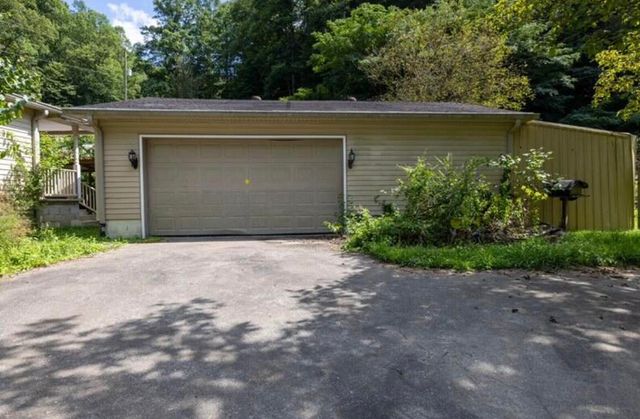 939 Right Fork Island Creek Road, Pikeville, KY 41501