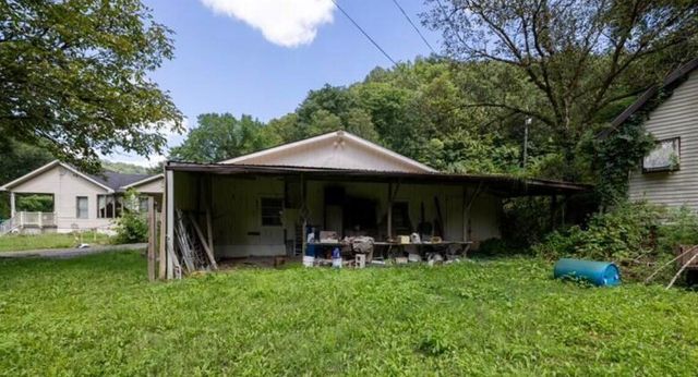 939 Right Fork Island Creek Road, Pikeville, KY 41501
