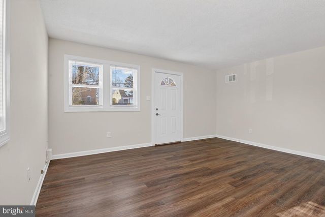 156 MANASSAS DR, Manassas Park, VA 20111