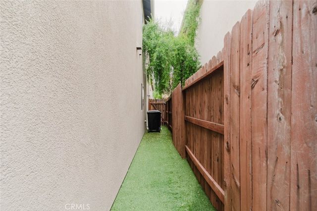 13714 Deane Lane, Sylmar, CA 91342