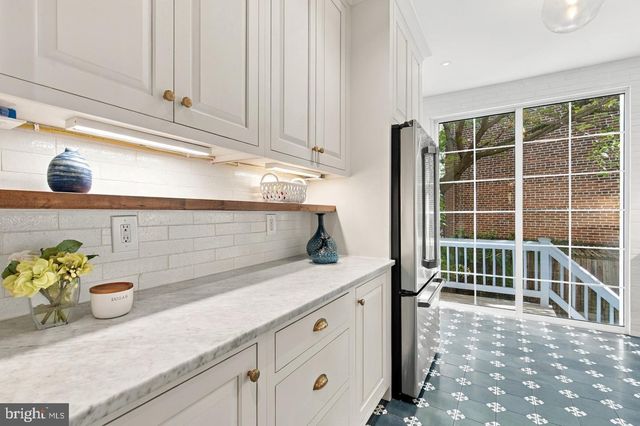 925 SOUTH CAROLINA AVE SE, Washington, DC 20003