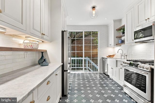 925 SOUTH CAROLINA AVE SE, Washington, DC 20003