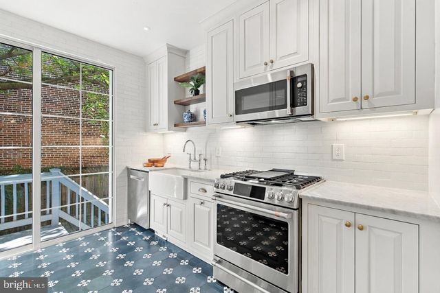 925 SOUTH CAROLINA AVE SE, Washington, DC 20003