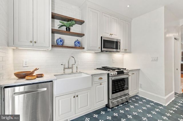 925 SOUTH CAROLINA AVE SE, Washington, DC 20003