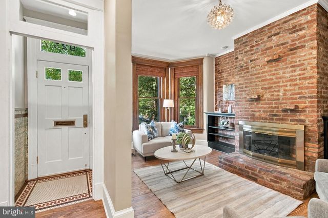925 SOUTH CAROLINA AVE SE, Washington, DC 20003