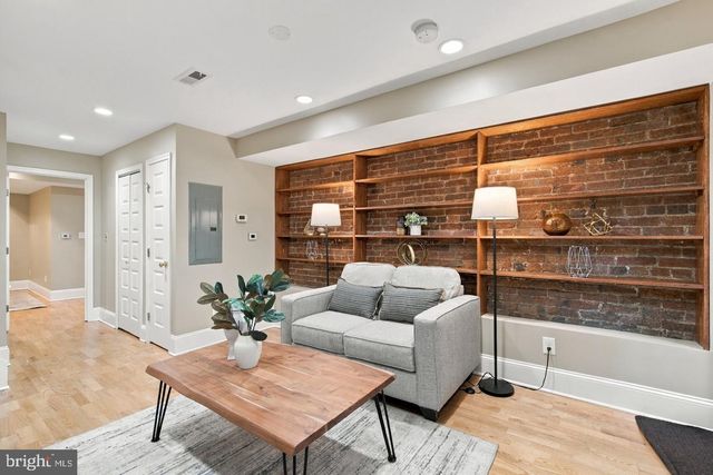 925 SOUTH CAROLINA AVE SE, Washington, DC 20003