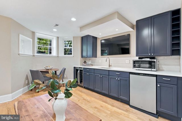 925 SOUTH CAROLINA AVE SE, Washington, DC 20003