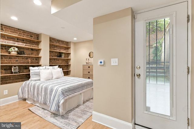 925 SOUTH CAROLINA AVE SE, Washington, DC 20003