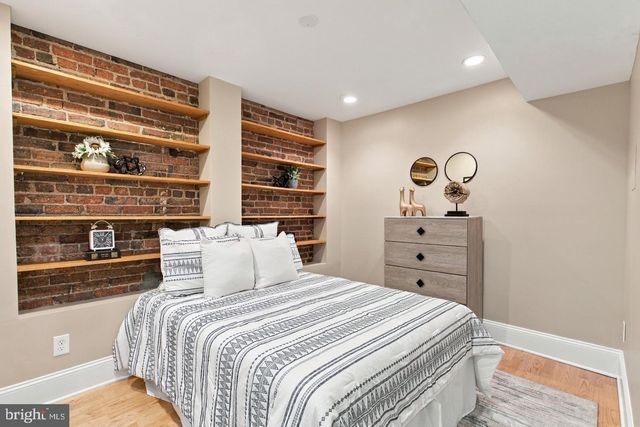 925 SOUTH CAROLINA AVE SE, Washington, DC 20003