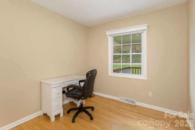 89 Stradley Mountain Road, Asheville, NC 28806