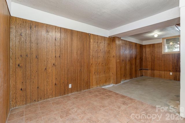 89 Stradley Mountain Road, Asheville, NC 28806