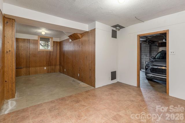 89 Stradley Mountain Road, Asheville, NC 28806