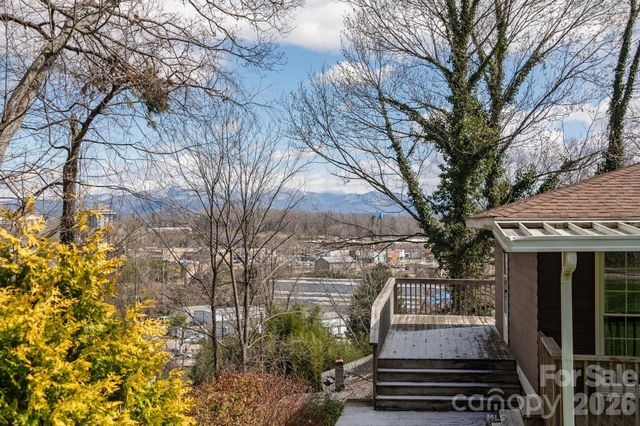 89 Stradley Mountain Road, Asheville, NC 28806