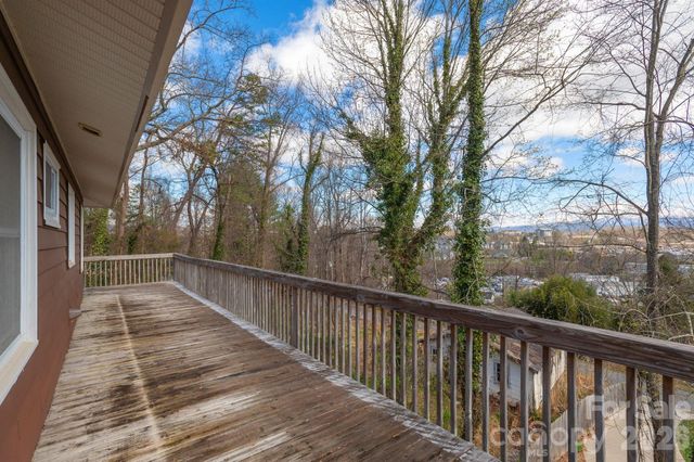 89 Stradley Mountain Road, Asheville, NC 28806