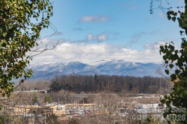 89 Stradley Mountain Road, Asheville, NC 28806