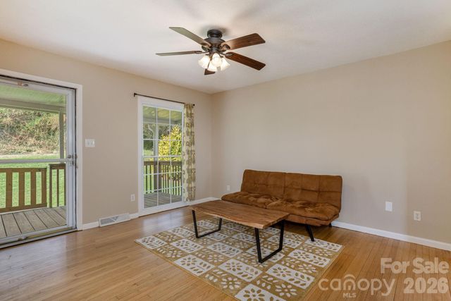 89 Stradley Mountain Road, Asheville, NC 28806