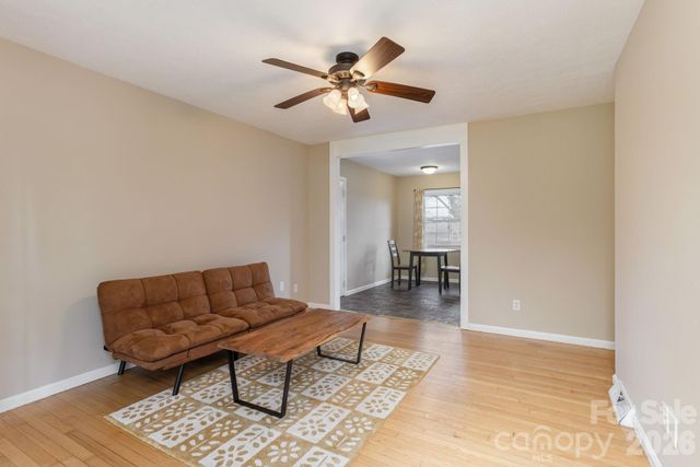 89 Stradley Mountain Road, Asheville, NC 28806