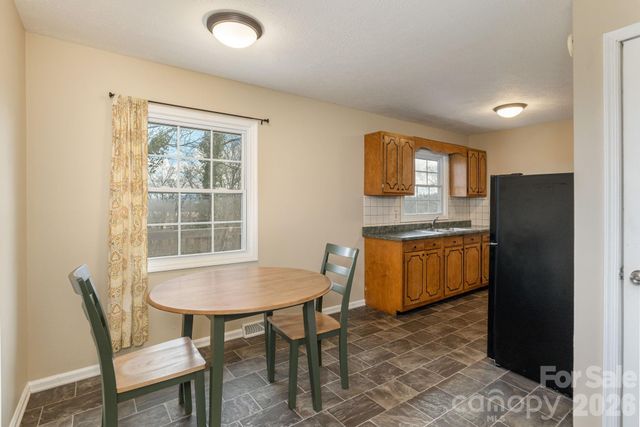 89 Stradley Mountain Road, Asheville, NC 28806