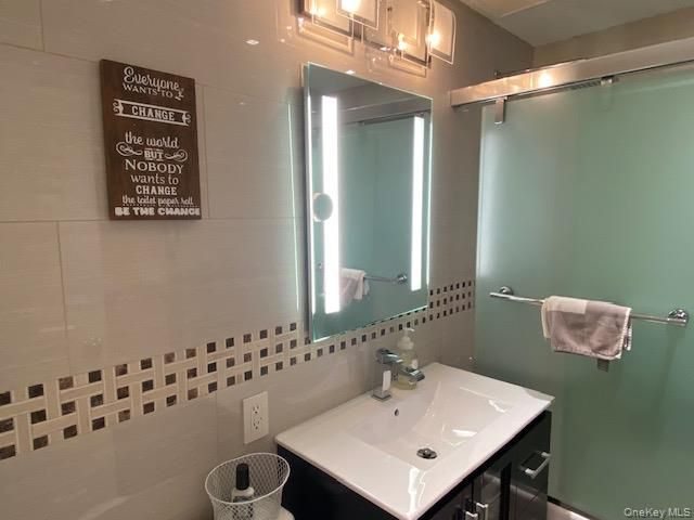 255-21 74th Avenue H-1, Glen Oaks, NY 11004