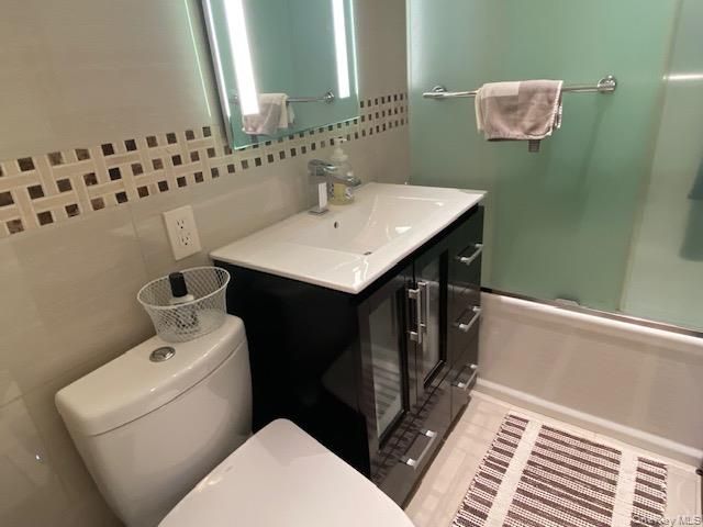 255-21 74th Avenue H-1, Glen Oaks, NY 11004