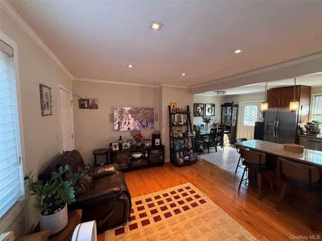 255-21 74th Avenue H-1, Glen Oaks, NY 11004