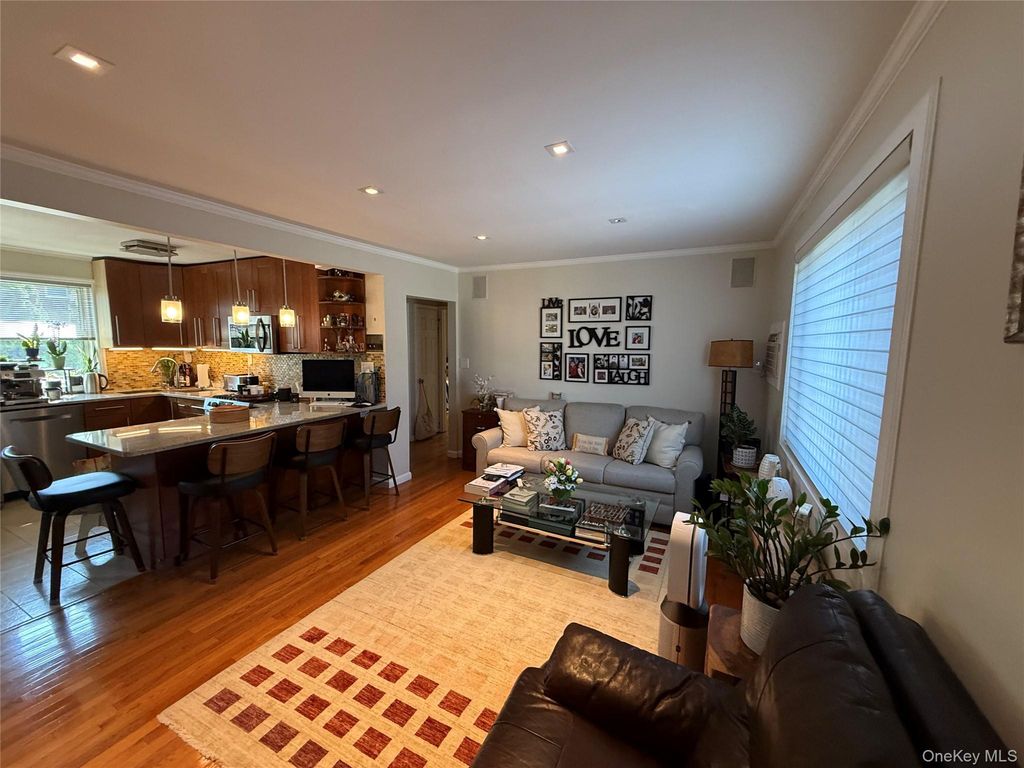 255-21 74th Avenue H-1, Glen Oaks, NY 11004 — photo 3