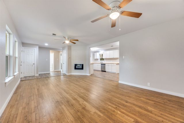 1402 N Ricketts Street, Sherman, TX 75092