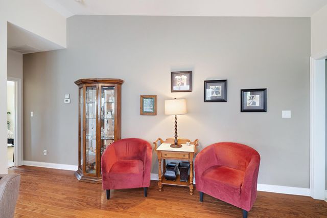 10692 Scarlett Oak Drive, St. John, IN 46373