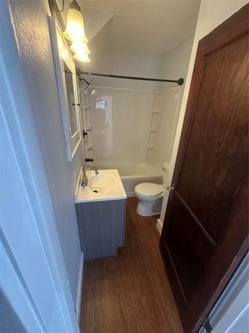 2228 8th Street, Eau Claire, WI 54703