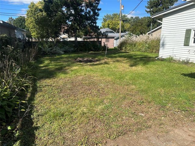 2228 8th Street, Eau Claire, WI 54703