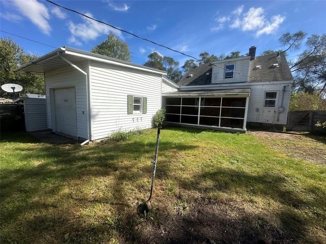 2228 8th Street, Eau Claire, WI 54703