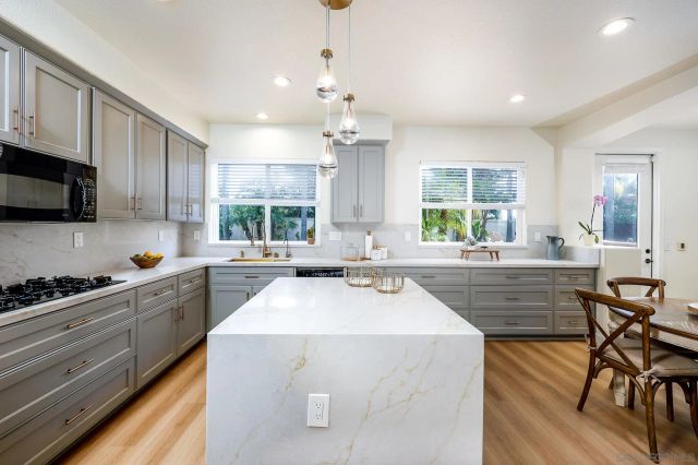 1749 Skimmer Ct, Carlsbad, CA 92011