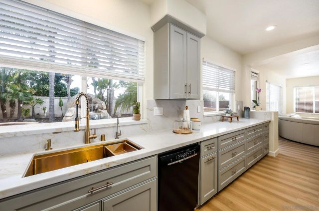 1749 Skimmer Ct, Carlsbad, CA 92011
