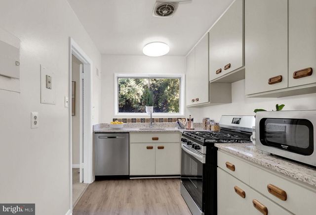 10661 MONTROSE AVE, Bethesda, MD 20814