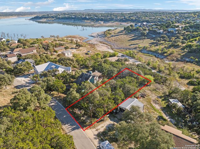 1831 W LAKESIDE DR, Canyon Lake, TX 78133